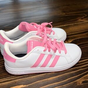 Adidas Girls Grand Court 2.0 White and Pink Striped Sneakers